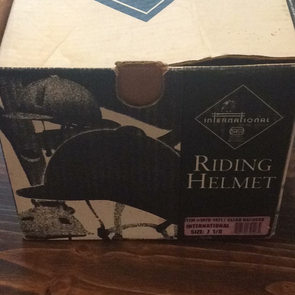 1990’s SEI Velvet Equestrian Helmet - Picture 7 of 7